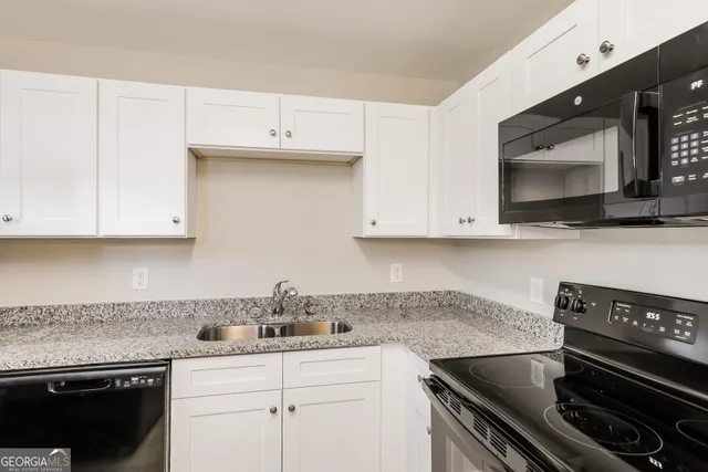 $1,470 | 833 Brian Lane, Forest Park, GA 30297