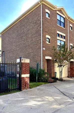 $1,925 | 2710 Hullsmith Drive, Unit 1203, Houston, TX 77063