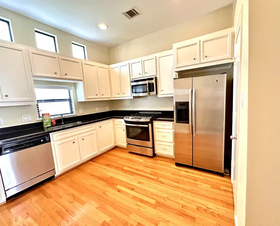 $1,925 | 2710 Hullsmith Drive, Unit 1203, Houston, TX 77063