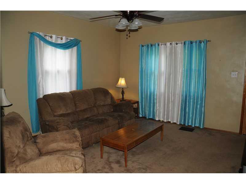 1132 Venetia Road Eighty Four, PA 15330 - Photo 11 of 22 Living Room.
