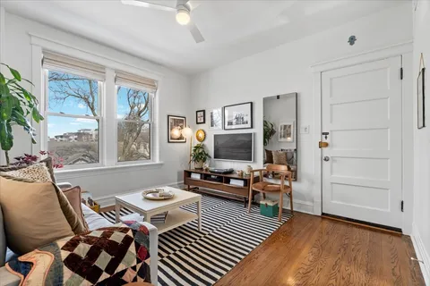 $399,000 | 1056 North Leavitt Street, Unit 2R, Chicago, IL 60622