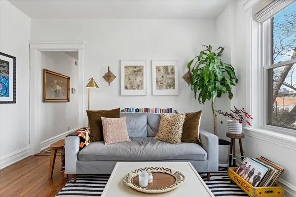 $399,000 | 1056 North Leavitt Street, Unit 2R, Chicago, IL 60622