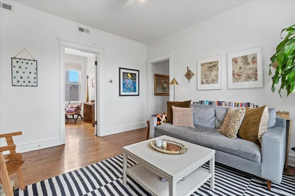 $399,000 | 1056 North Leavitt Street, Unit 2R, Chicago, IL 60622