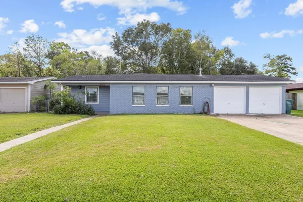 $209,900 | 8515 Frazier Drive, Beaumont, TX 77707