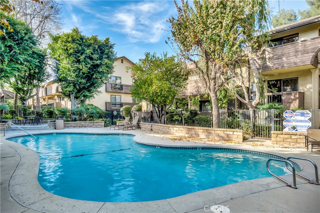 7308 Corbin Avenue, Unit G Reseda, CA 91335 - Photo 17 of 24