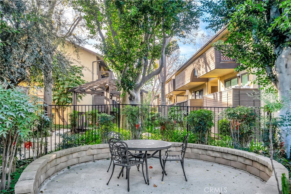 7308 Corbin Avenue, Unit G Reseda, CA 91335 - Photo 19 of 24