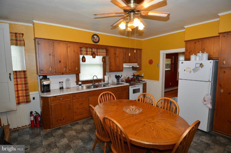 9724 Hansonville Road Frederick, MD 21702 - Photo 21 of 27 Kitchen