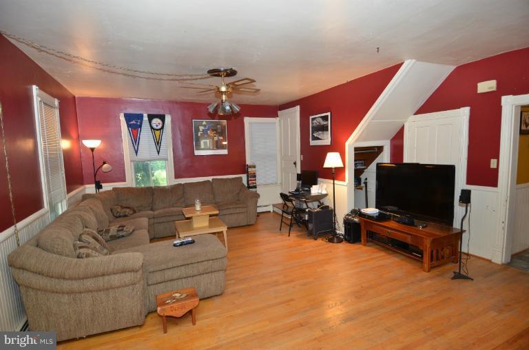 9724 Hansonville Road Frederick, MD 21702 - Photo 22 of 27 Family Room