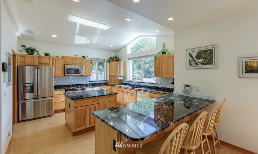 21470 Starbird Road Mount Vernon, WA 98274 - Photo 8 of 25 Gallery Image 8