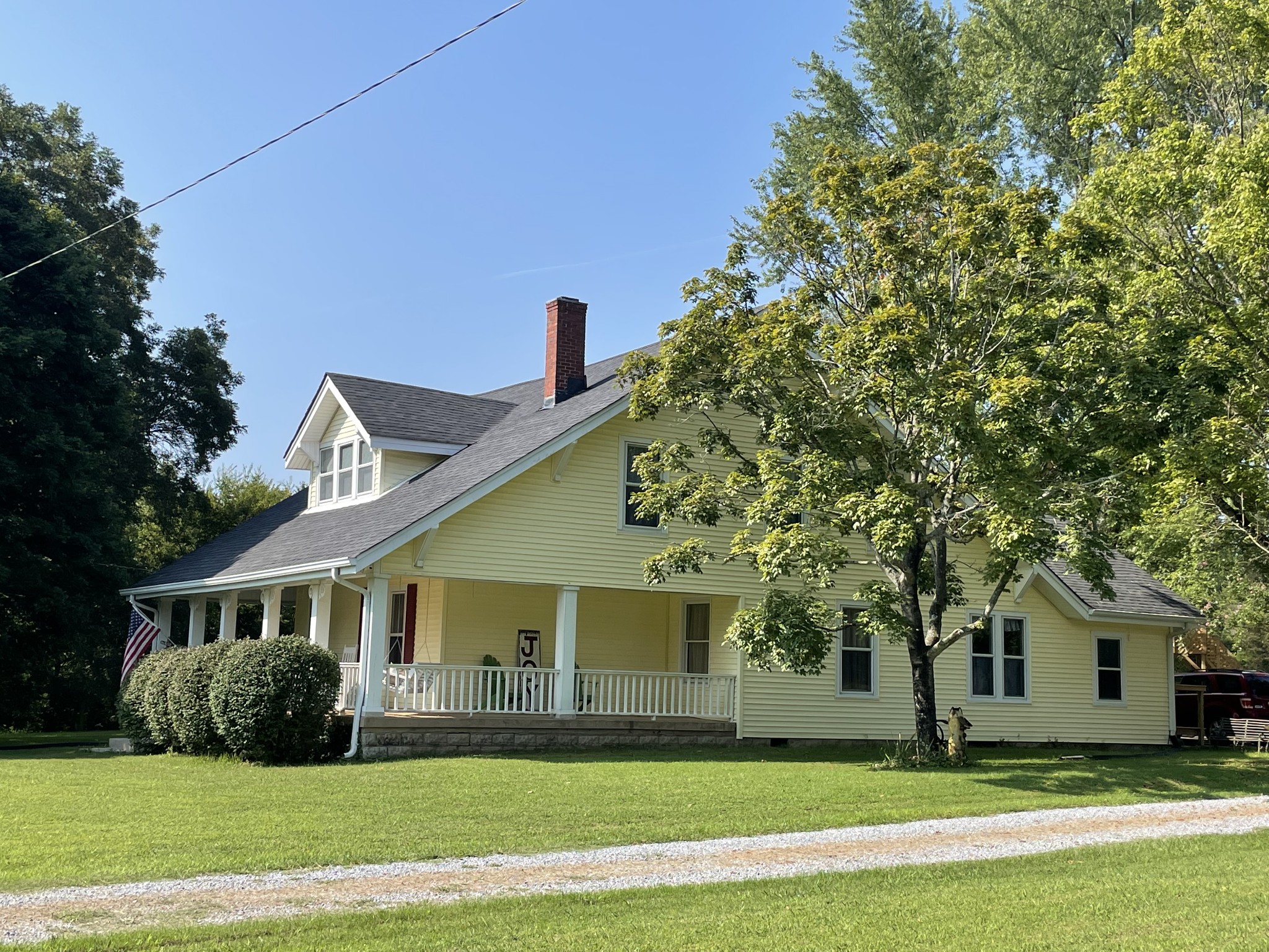 2870 Battle Creek Road Springfield, TN 37172 - Photo 3 of 48 a front view of a house with a yard