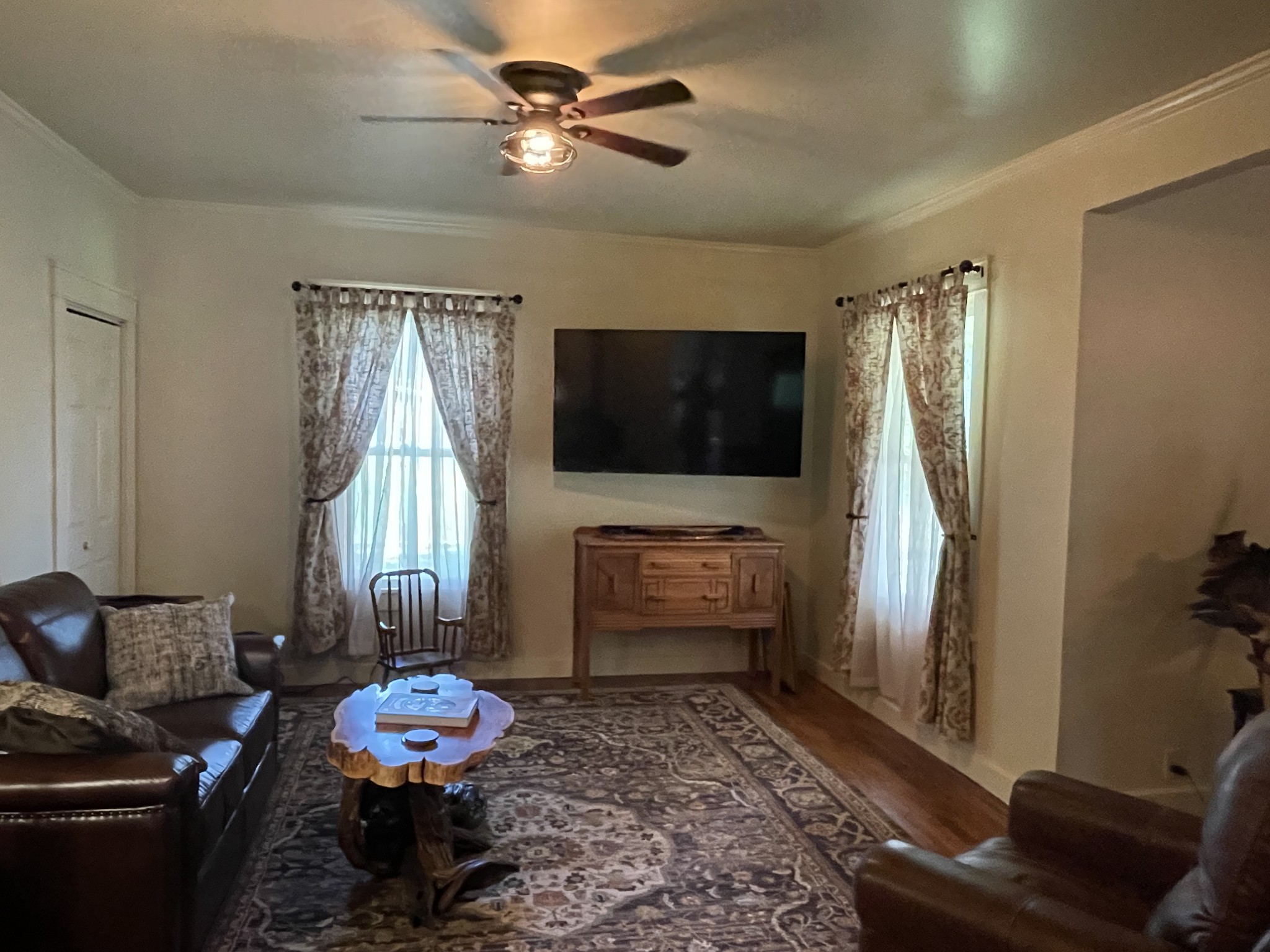 2870 Battle Creek Road Springfield, TN 37172 - Photo 26 of 48 a living room with furniture and a flat screen tv