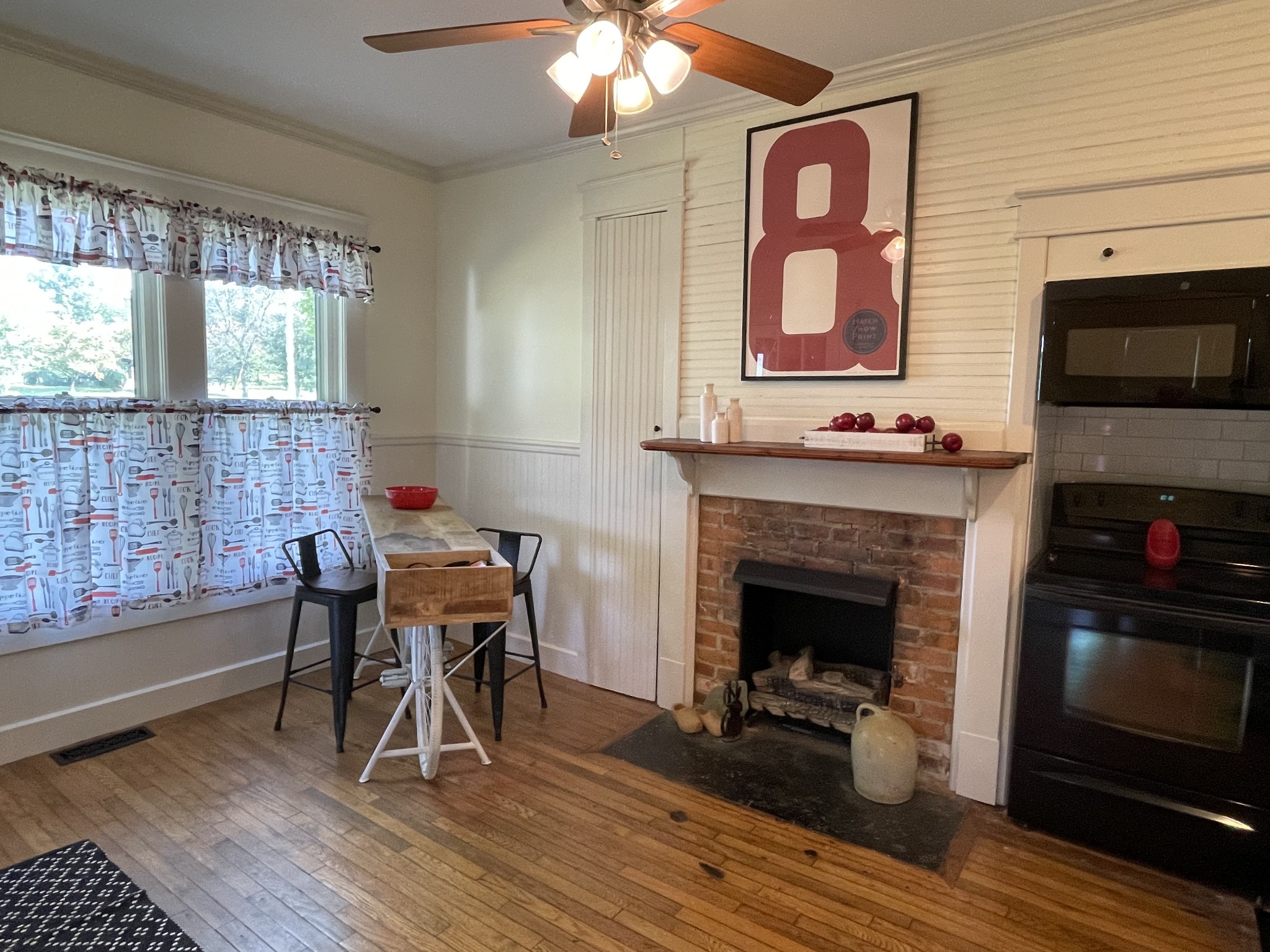 2870 Battle Creek Road Springfield, TN 37172 - Photo 28 of 48 a living room with furniture and a fireplace