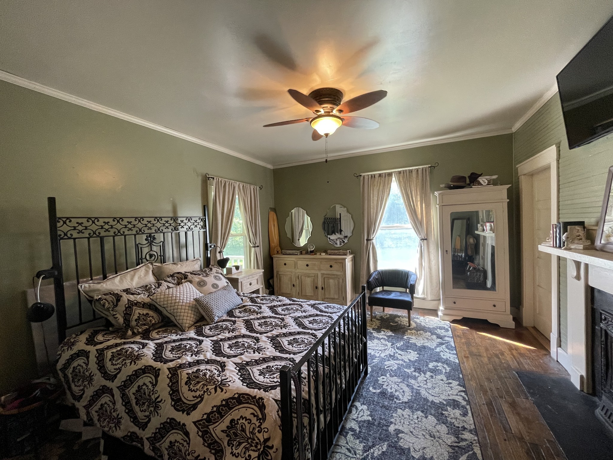 2870 Battle Creek Road Springfield, TN 37172 - Photo 34 of 48 a large bedroom with bed and a large window