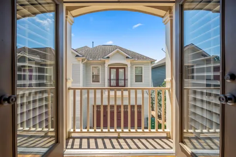 $435,000 | 905 West 23rd Street, Houston, TX 77008