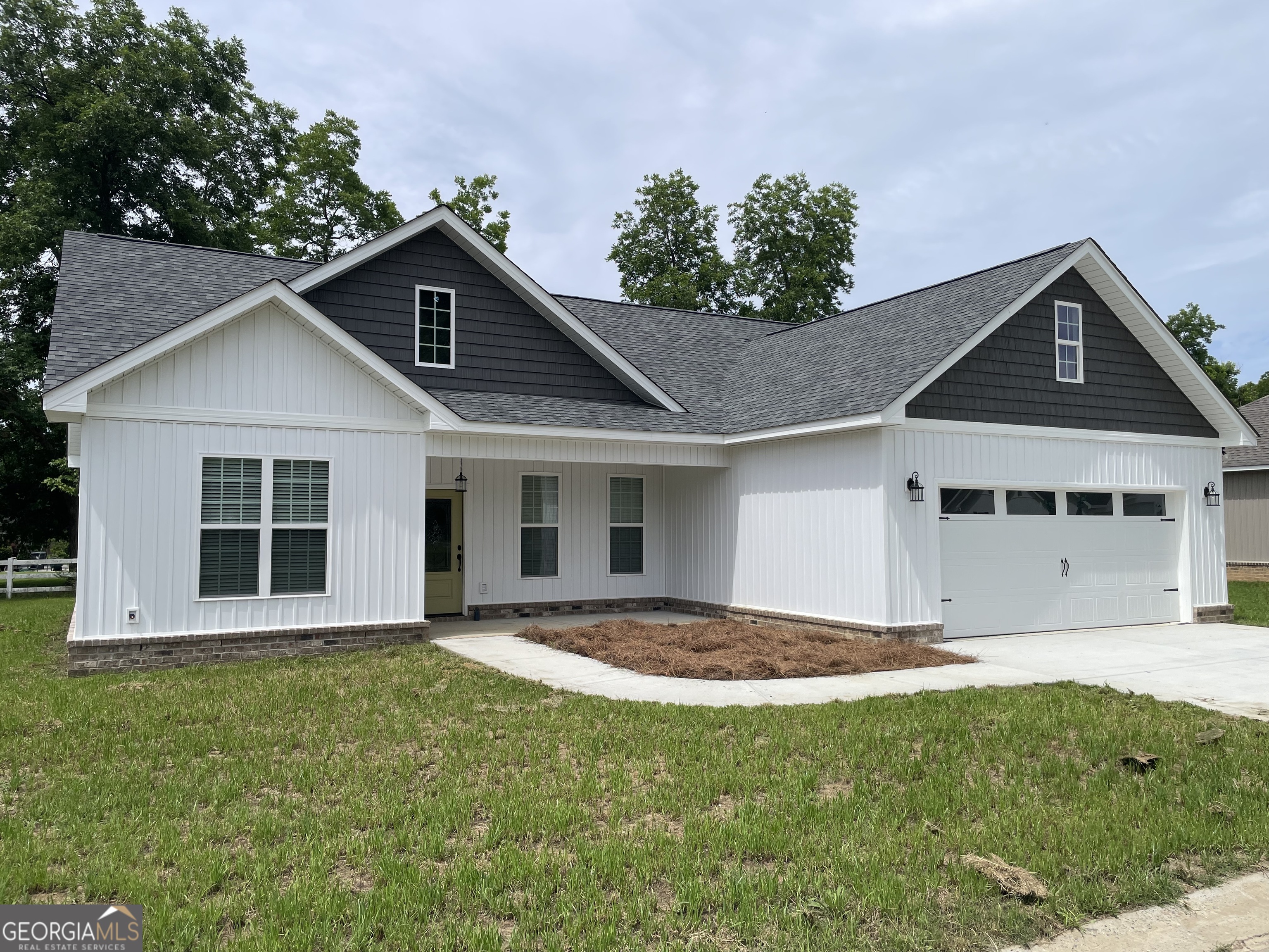 116 Pecan Street Cochran, GA 31014 - Photo 1 of 17