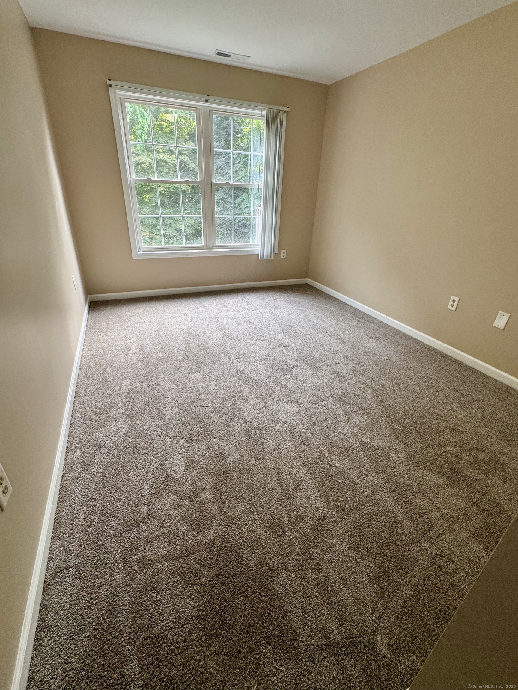 31 Marie Street, Unit B New Haven, CT 06513 - Photo 14 of 36 1st spacious bedroom off main level