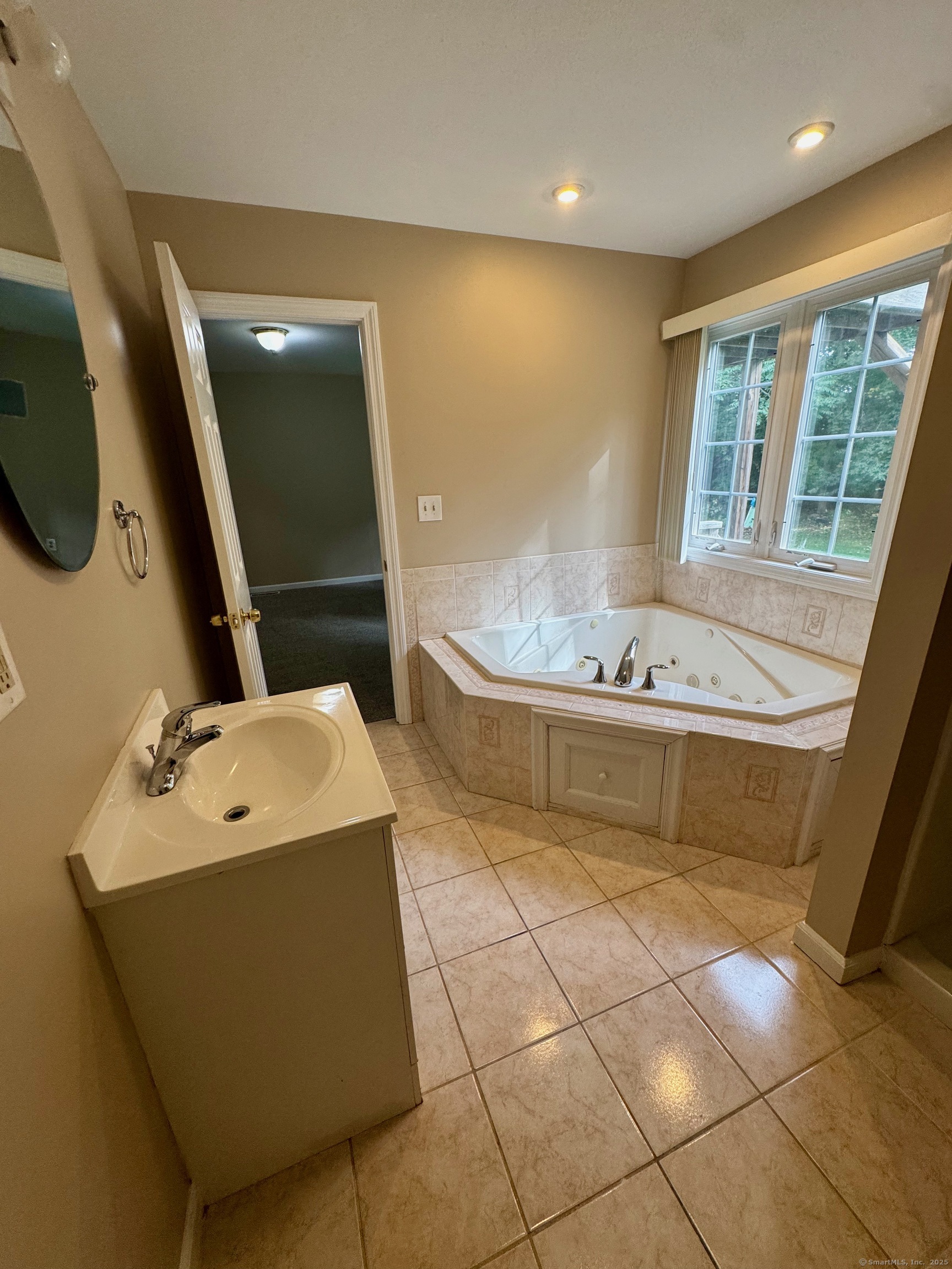 31 Marie Street, Unit B New Haven, CT 06513 - Photo 28 of 36