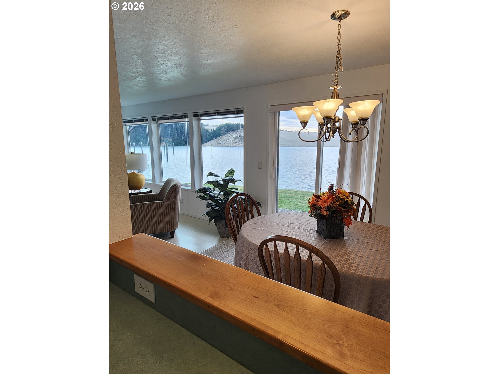 1040 Bay Street Florence, OR 97439 - Photo 17 of 36 Dining Area