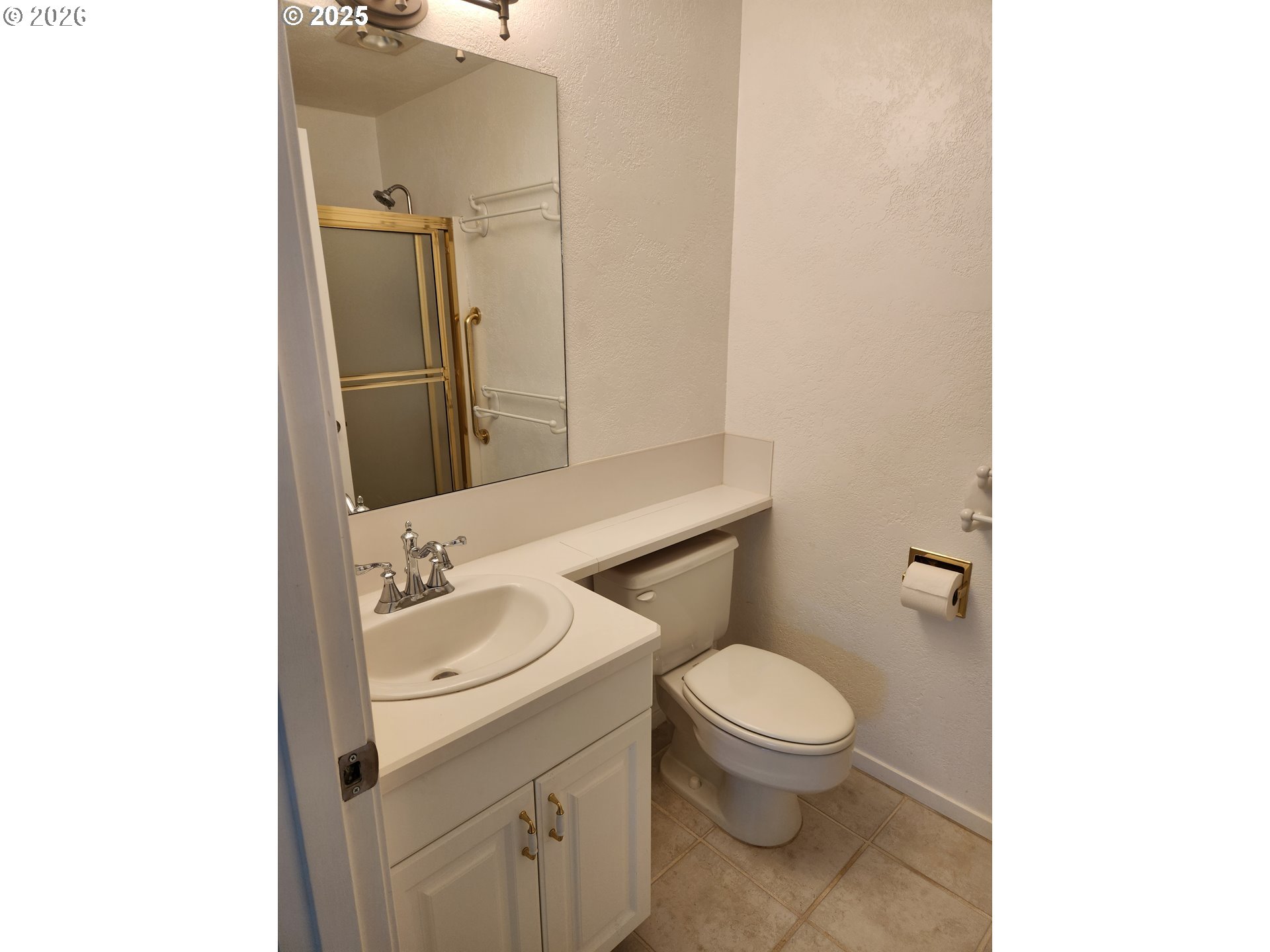 1040 Bay Street Florence, OR 97439 - Photo 21 of 36 Bathroom