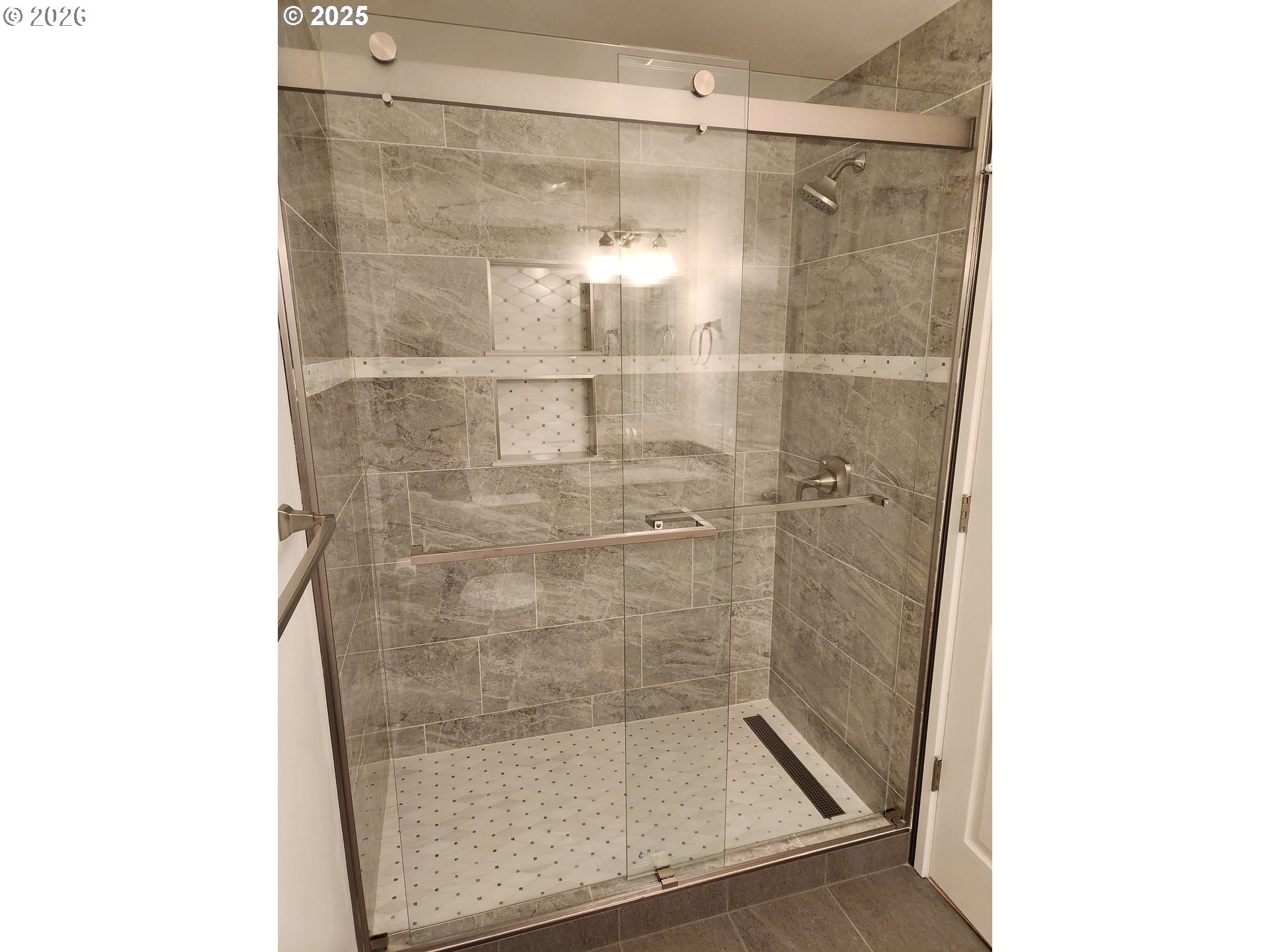 1040 Bay Street Florence, OR 97439 - Photo 26 of 36 Bathroom