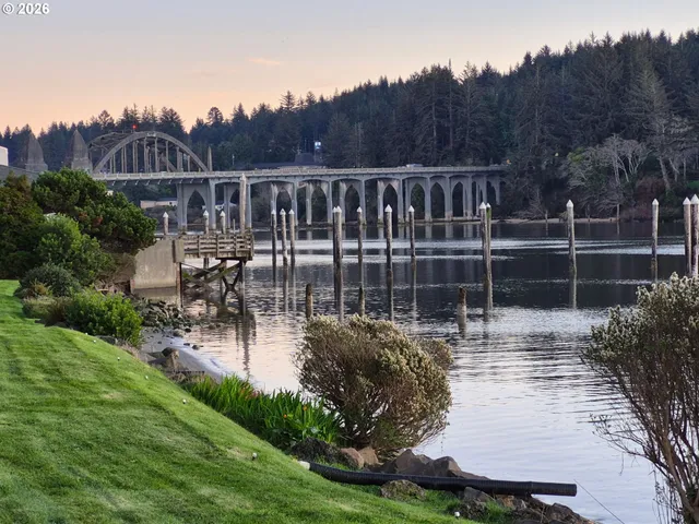 $525,000 | 1040 Bay Street, Unit 14, Florence, OR 97439