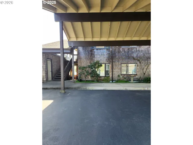 $525,000 | 1040 Bay Street, Unit 14, Florence, OR 97439