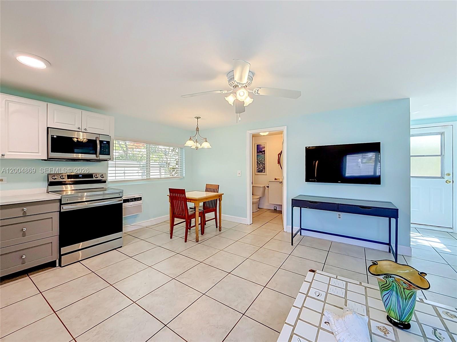 1029 Harrison Street Hollywood, FL 33019 - Photo 37 of 74 Guest House Living Space