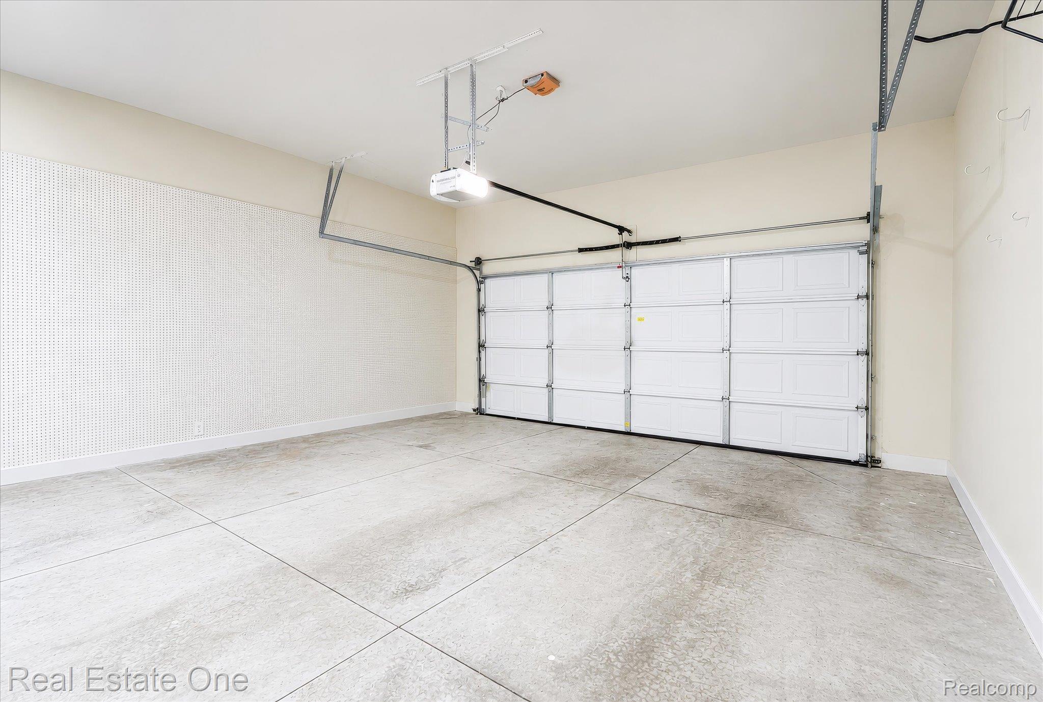 3393 Charlwood Drive Rochester, MI 48306 - Photo 24 of 60 24-028.jpg
