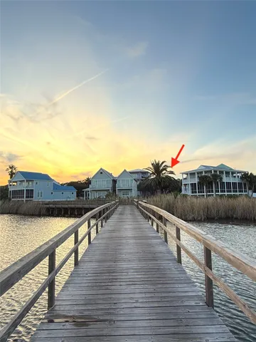 a view of houses with sky view