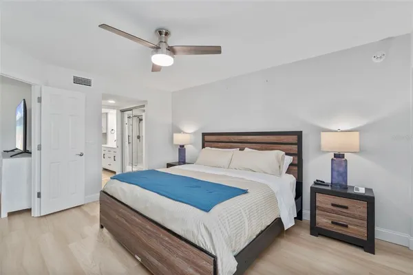$2,400 | 433 Cerromar Lane, Unit 441, Venice, FL 34293