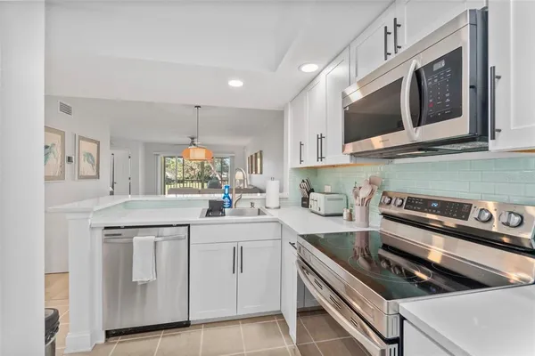 $2,400 | 433 Cerromar Lane, Unit 441, Venice, FL 34293