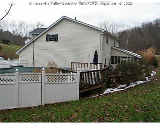 5 Sylvester Drive Winfield, WV 25213 - Photo 4 of 16 Exterior Back.