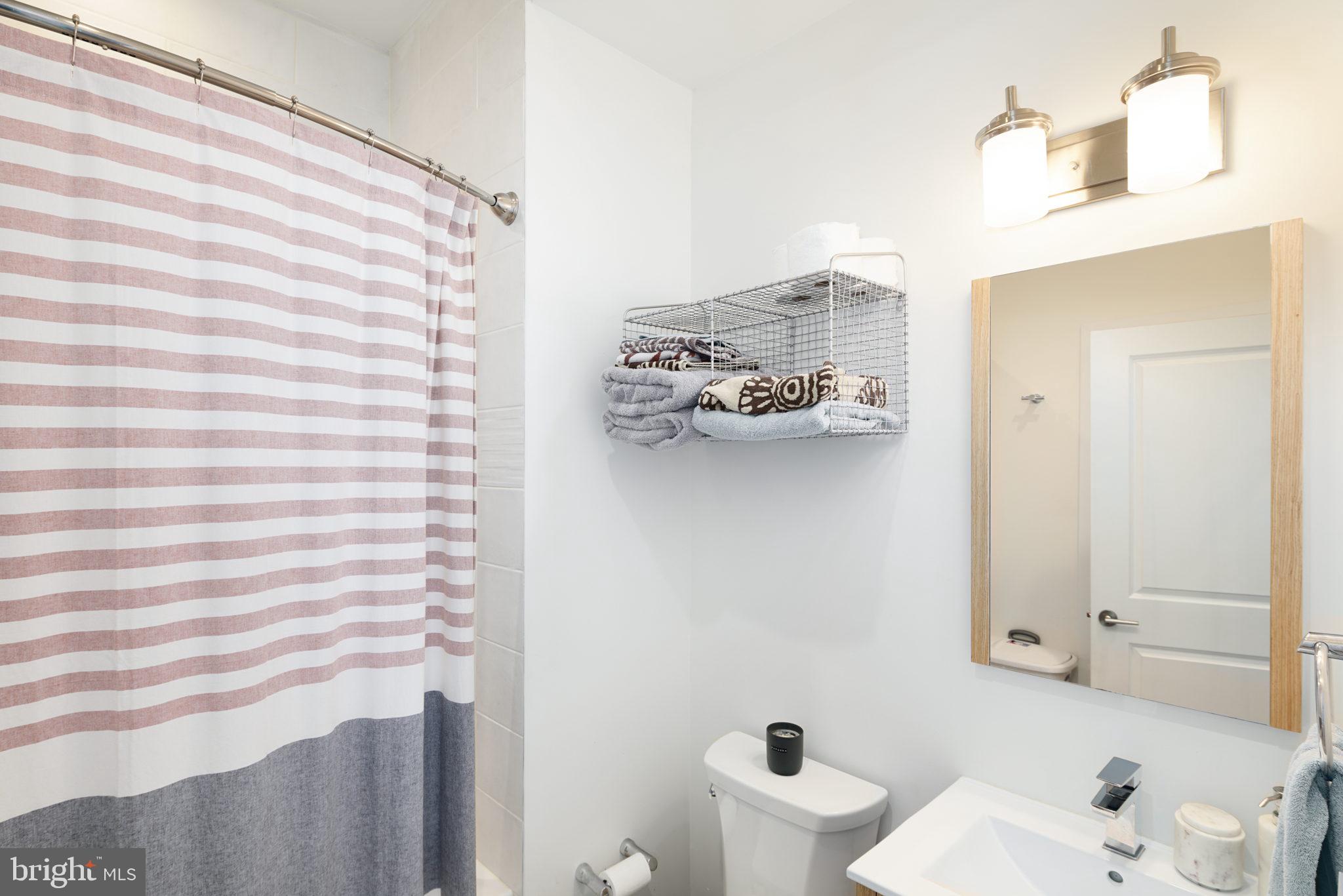 717 North 17th Street, Unit 2 Philadelphia, PA 19130 - Photo 11 of 16