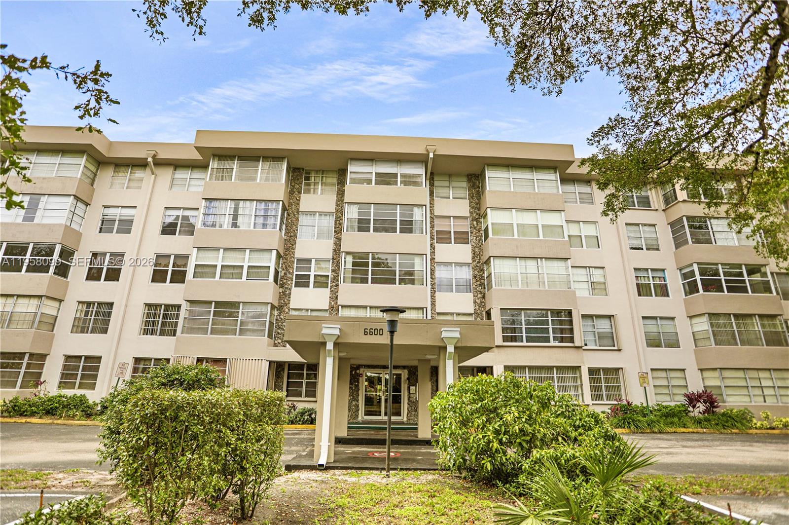 6600 Cypress Road, Unit 105 Plantation, FL 33317 - Photo 3 of 51 front view of a building