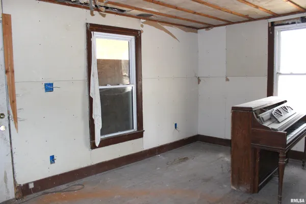 $39,900 | 507 West Brooks Street, Galesburg, IL 61401