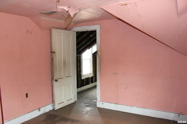 $39,900 | 507 West Brooks Street, Galesburg, IL 61401