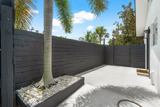 $2,100 | 43 West Plumosa Lane, Unit S, Lake Worth, FL 33467