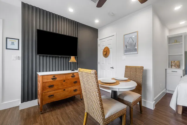 $2,100 | 43 West Plumosa Lane, Unit S, Lake Worth, FL 33467