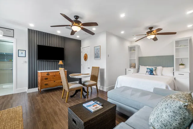 $2,100 | 43 West Plumosa Lane, Unit S, Lake Worth, FL 33467