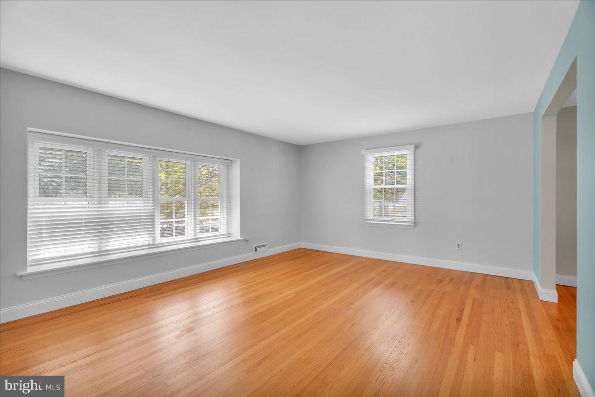 118 Fenwick Road Cherry Hill, NJ 08034 - Photo 4 of 24 Gallery Image 4