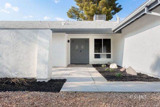 618 Mamie Avenue Ridgecrest, CA 93555 - Photo 2 of 19 Gallery Image 2