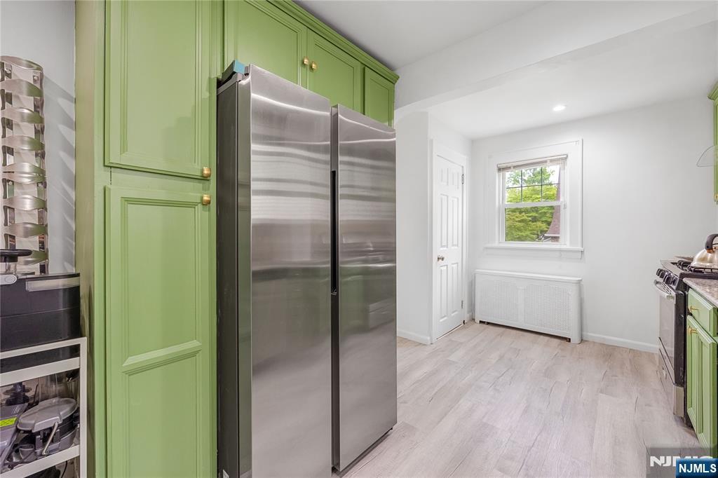384 Woods Road Teaneck, NJ 07666 - Photo 3 of 17