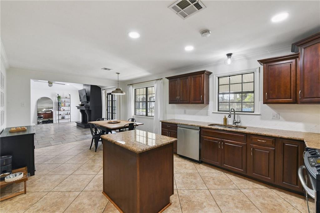 2604 Crestwood Road Marrero, LA 70072 - Photo 7 of 27