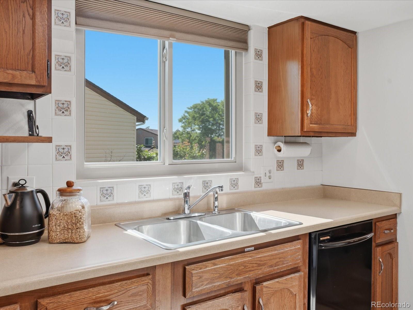 16636 East Rice Circle Aurora, CO 80015 - Photo 5 of 30