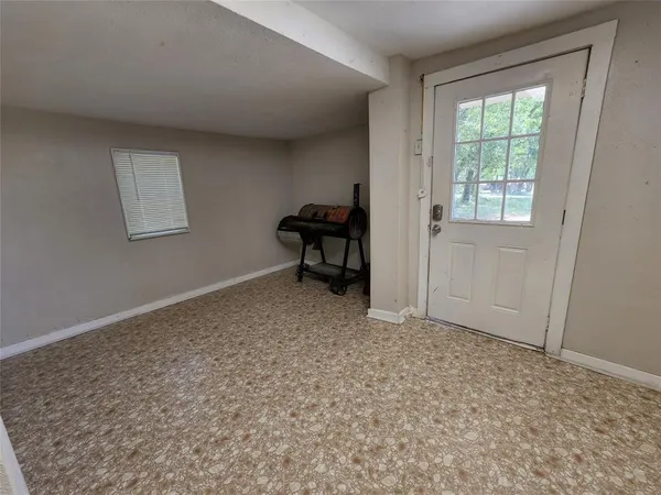 $1,500 | 508 Acme Street, Denton, TX 76205