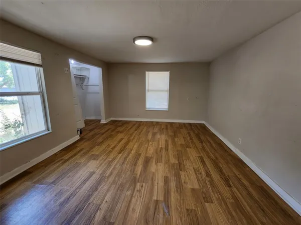 $1,500 | 508 Acme Street, Denton, TX 76205