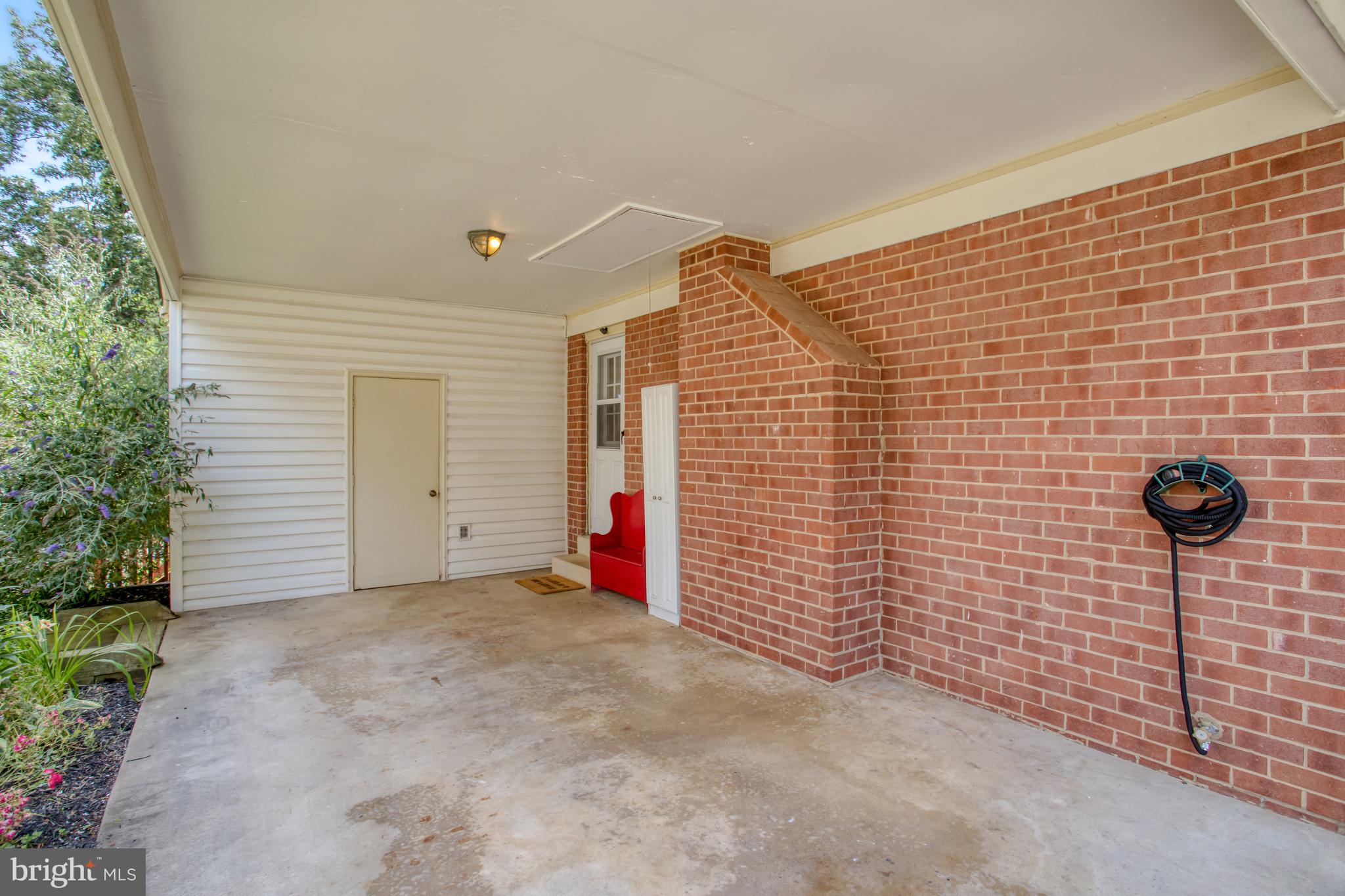 6968 Conservation Drive Springfield, VA 22153 - Photo 6 of 57