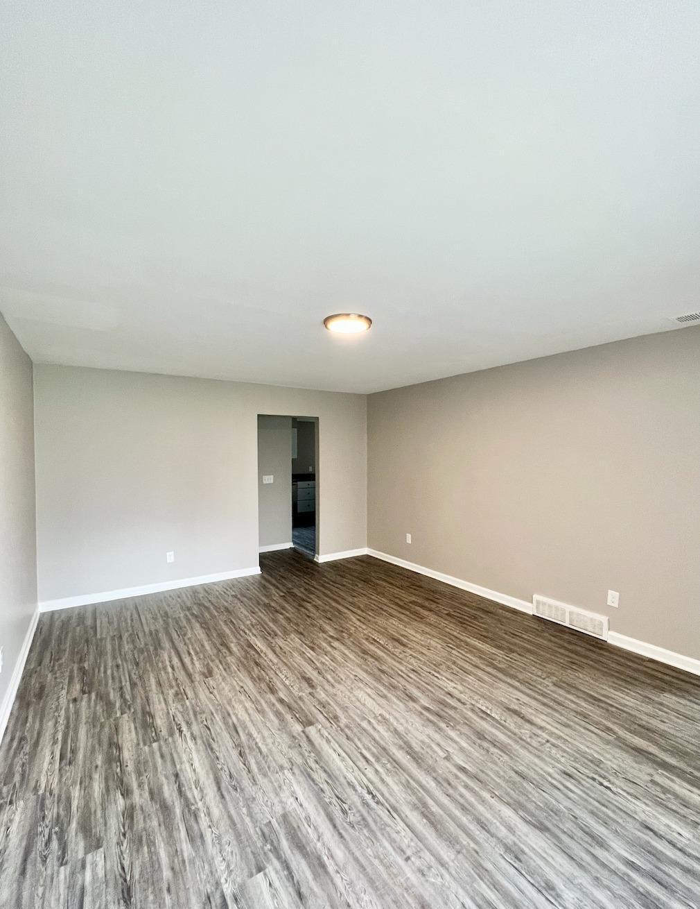 11252 Pippin Road Cincinnati, OH 45231 - Photo 4 of 12