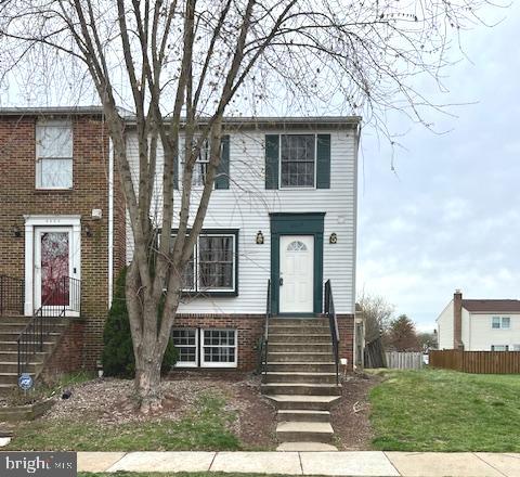 6627 Haydown Court Frederick, MD 21703 - Photo 2 of 30 front view of a house with a yard