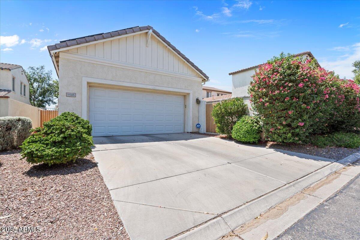 2885 North Riley Road Buckeye, AZ 85396 - Photo 40 of 77 2885 N Riley_Garage